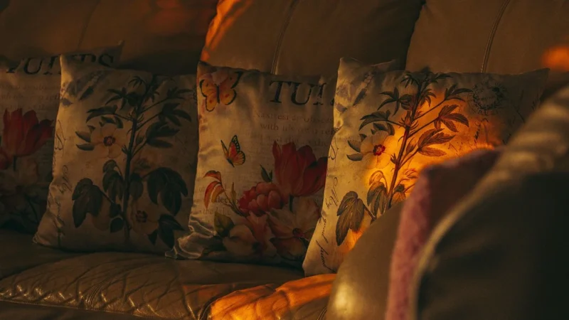 Rozkładana sofa skandynawska: styl i wygoda